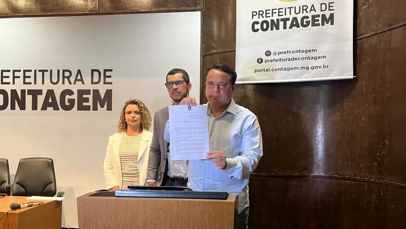 Assinatura do decreto ocorreu na manhã desta terça-feira (7)