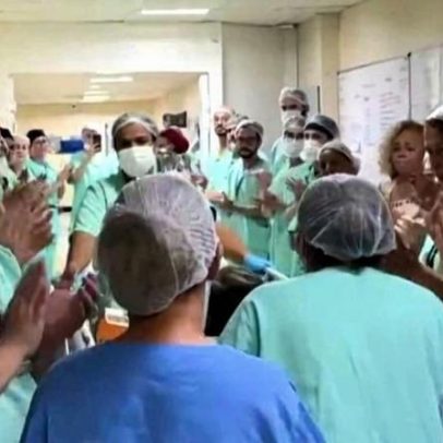 Criança recebe doação de órgãos e emociona ao passar pelo corredor da honra em hospital de BH