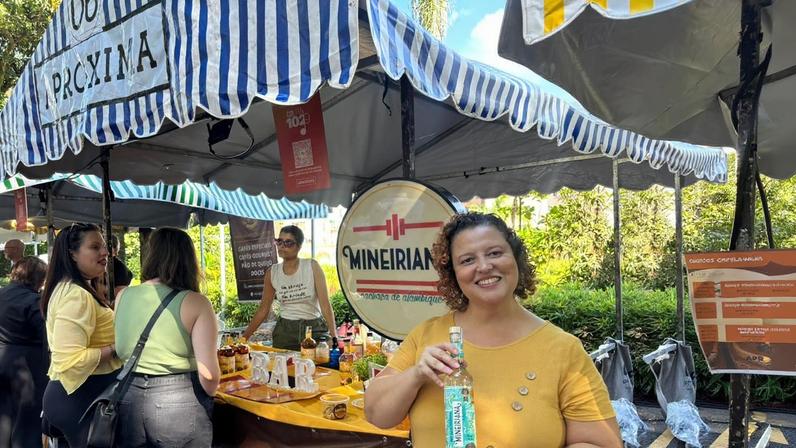 Ana Marta Satyro expõe a marca Mineiriana na feira Aproxima em BH