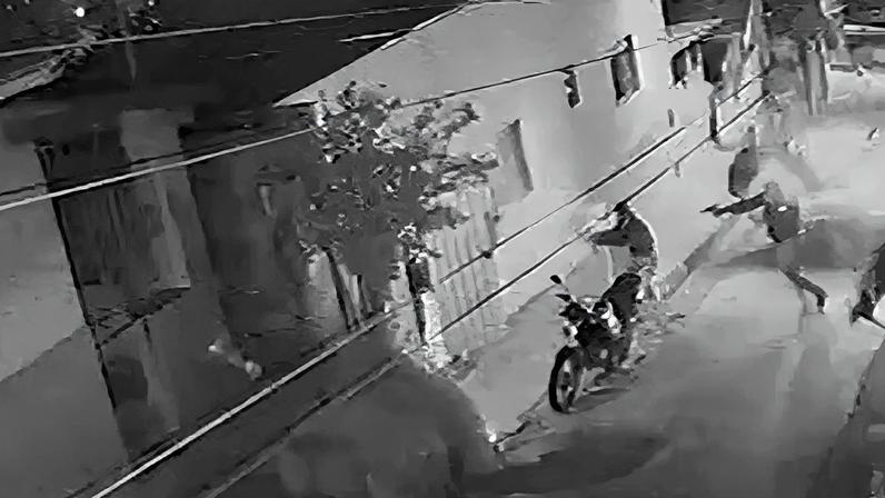 Homem é executado na porta de casa durante falsa entrega de açaí