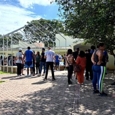 Familiares de cruzeirense morto após jogo prestam última homenagem