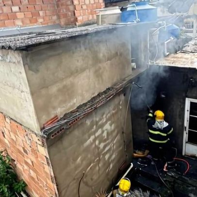 Incêndio atinge casa na região Oeste de Belo Horizonte