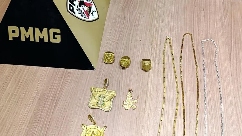 Material foi apreendido junto com o trio