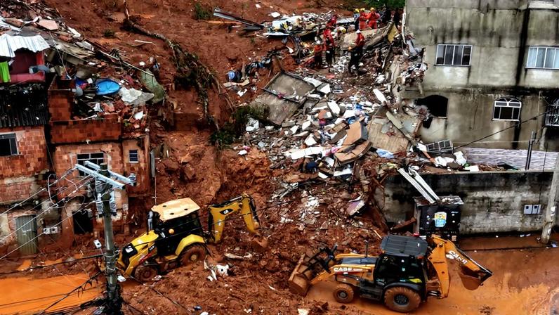 Enchente histórica provocou 66 mortes