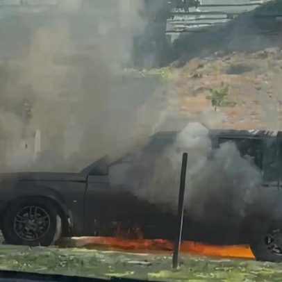 Land Rover pega fogo e fecha trânsito na Avenida Raja Gabaglia