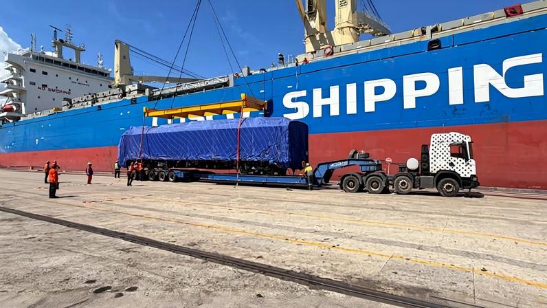 Mais dois trens do metrô de BH chegam ao Brasil; previsão de início da operação