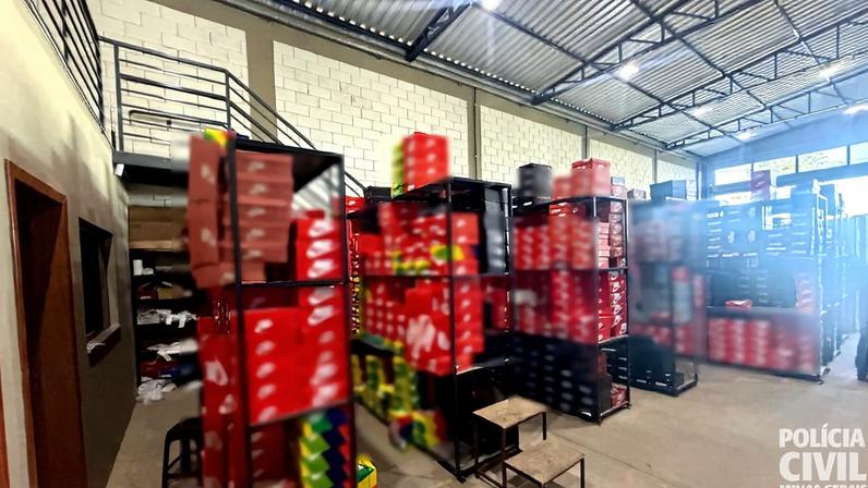 Galpões armazenavam os produtos fabricados em Nova Serrana