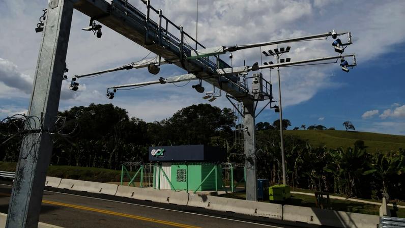 Pedágio eletrônico, sem cancela, também é conhecido como 'free flow'
