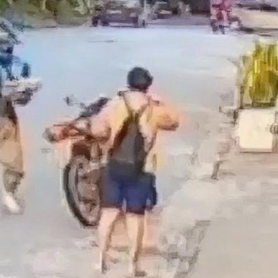 Homem morre ao ser contido por pedestre durante tentativa de feminicídio em MG
