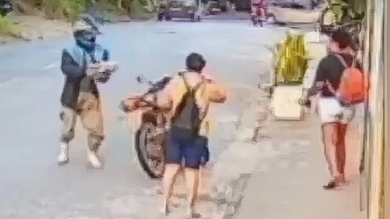 Crime foi registrado pelo circuito de segurança