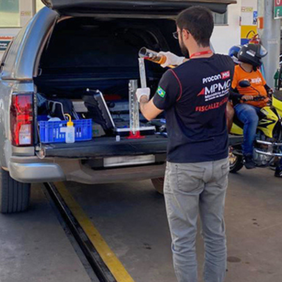 Procon-MG detecta irregularidades em quase metade dos postos fiscalizados