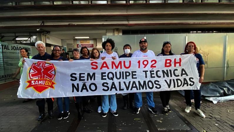Protesto ocorre em frente ao João XXIII