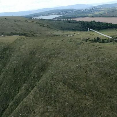 Abraço simbólico pela defesa de nascentes na Serra da Moeda no Tiradentes