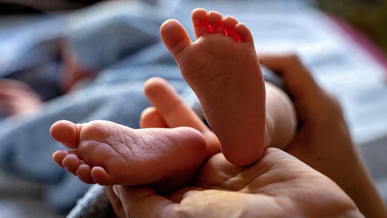 Mãe e padrasto de bebê foram presos nessa quinta-feira (9) no IML de BH