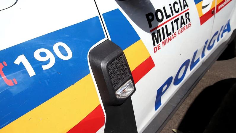 Menor de idade foi apreendido pela PM após invadir casa e atear fogo em duas pessoas na cidade de Contagem