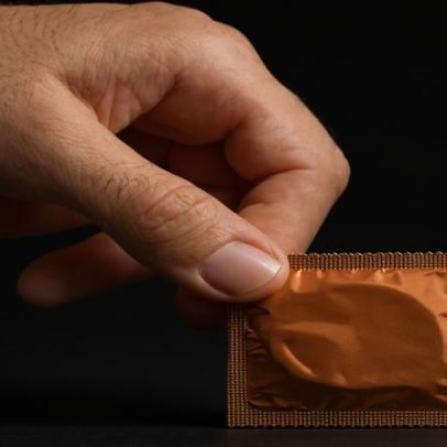 Médica explica como combinar proteção e prazer no sexo seguro