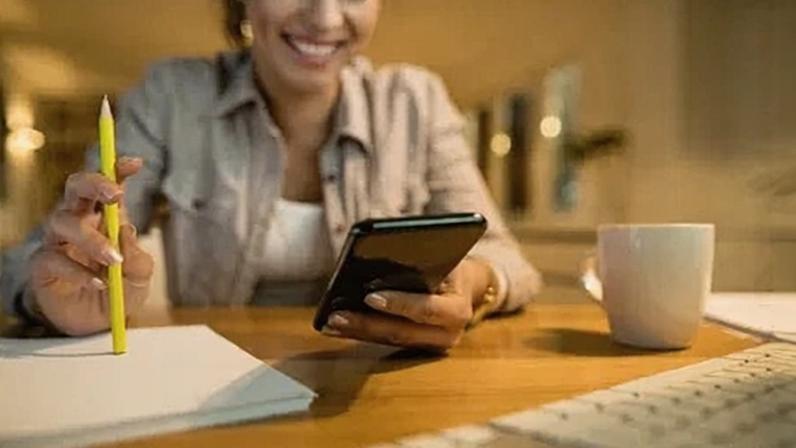 Ferramentas digitais facilitam o controle de gastos e ajudam a evitar dívidas