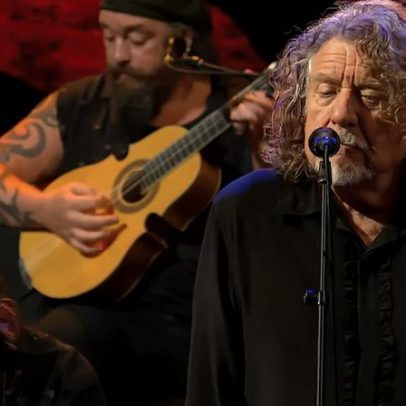 Robert Plant revisita Ramble On em apresentação no Colbert