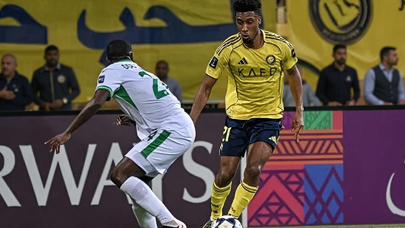 Kingsley Coman marcou três gols e liderou a vitória do Al-Nassr contra o Al-Ahli