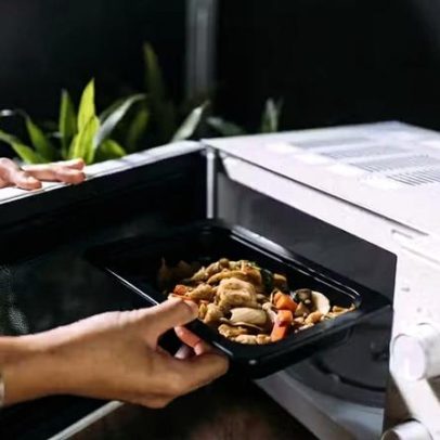 Reaquecer comida reinicia prazo de validade? Quantas vezes é seguro esquentar