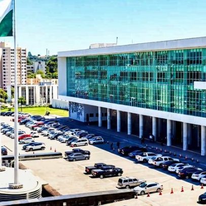 Governo anuncia 3 mil vagas adicionais em concursos no Paraná