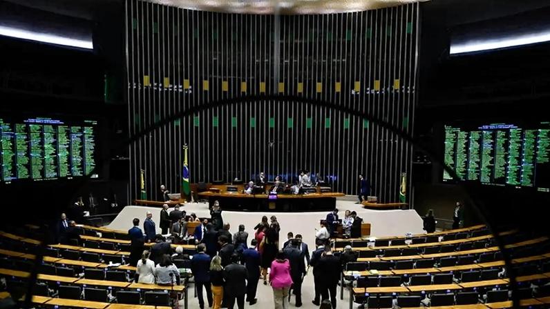 Relator adia parecer sobre minerais críticos para 4 de maio