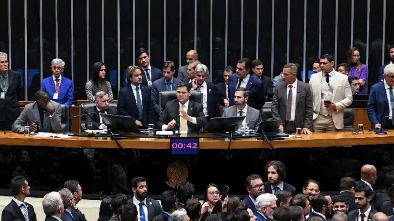 Sessão do Congresso Nacional que resultou na derrubada dos vetos de Lula ao PL da Dosimetria, realizada em 30 de abril de 2026