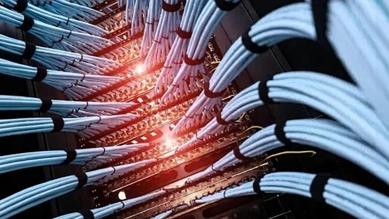 Entenda por que estados dos EUA querem proibir a construção de novos data centers devido ao alto consumo de energia.