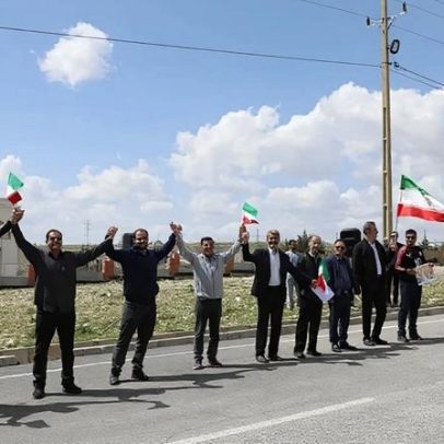 Iranianos formam corrente humana em pontes e usinas após ameaça dos EUA