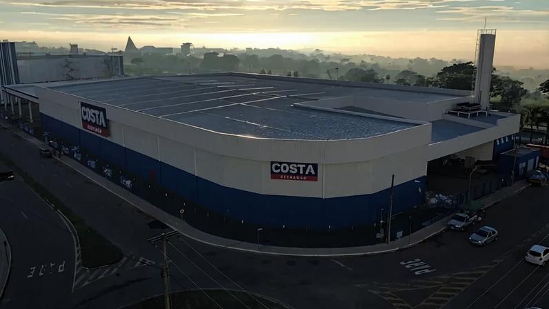 Costa Atacadão: rede acumulou R$ 7,8 bilhões em 2025 (Abaas/Reprodução)