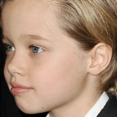 Shiloh Jolie-Pitt aparece em clipe de k-pop e é comparada à mãe