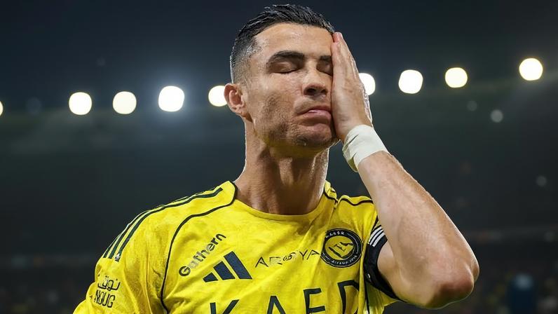 Cristiano Ronaldo, do Al Nassr, em jogo contra o Al Najmah pelo Campeonato Saudita