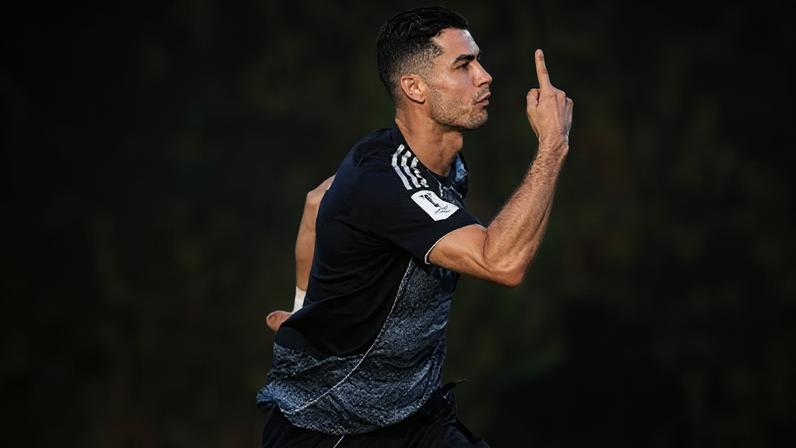 Cristiano Ronaldo comemora gol 969 da carreira