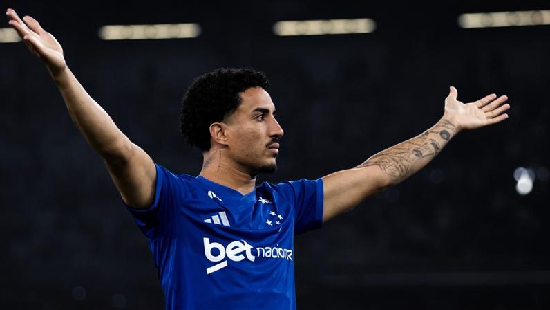 Christian comemora vitória do Cruzeiro por 2 a 0 sobre o Grêmio no Mineirão