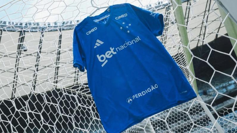 Camisa do Cruzeiro na rede do Mineirão