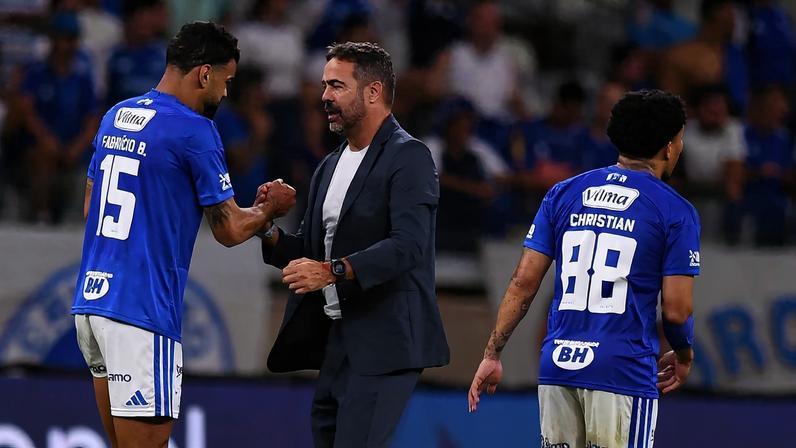 Artur Jorge tem três vitórias em quatro jogos à frente do Cruzeiro