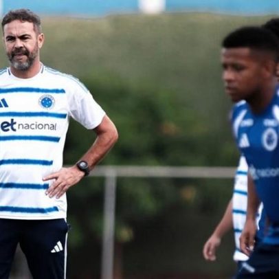 Cruzeiro sai pressionado na estreia de Artur Jorge contra o Vitória