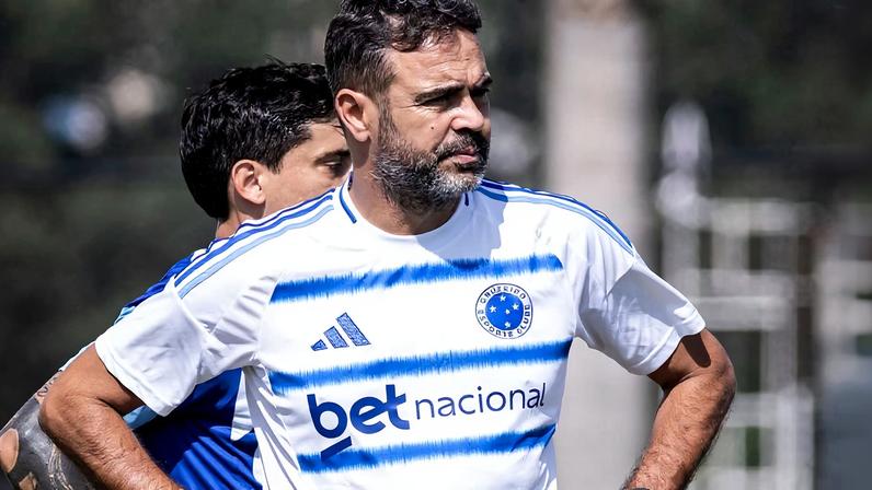 Artur Jorge analisa sequência do Cruzeiro antes da Libertadores