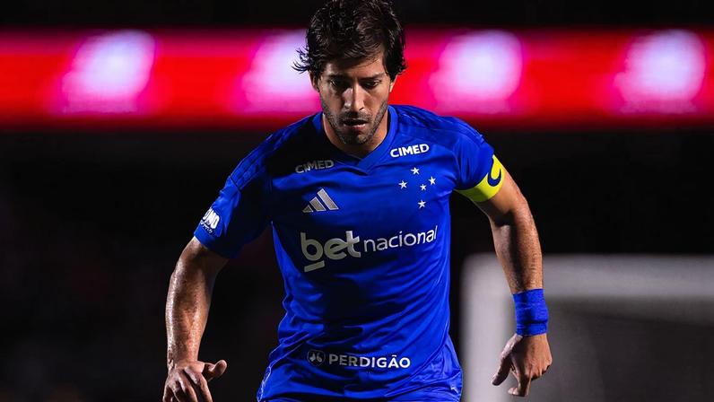 Lucas Silva reconheceu partida ruim do time