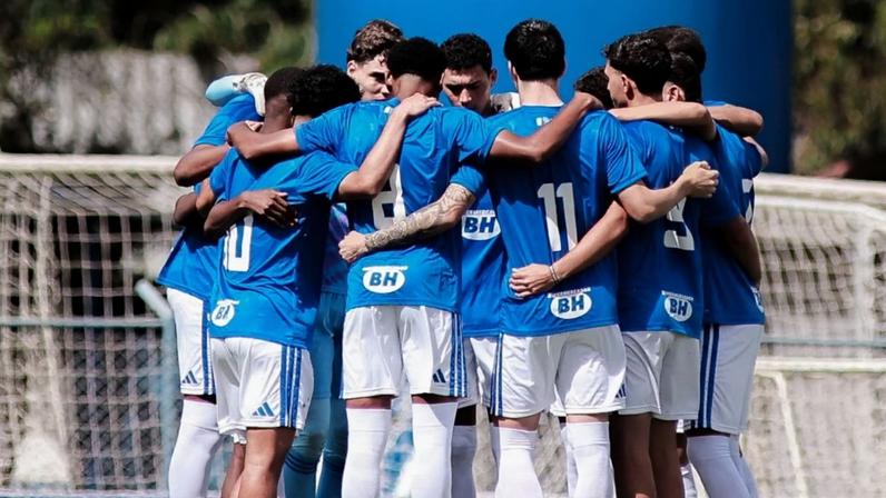 O Cruzeiro busca a liderança do Brasileiro Sub-20 contra o Red Bull Bragantino, nesta terça-feira (14/4)