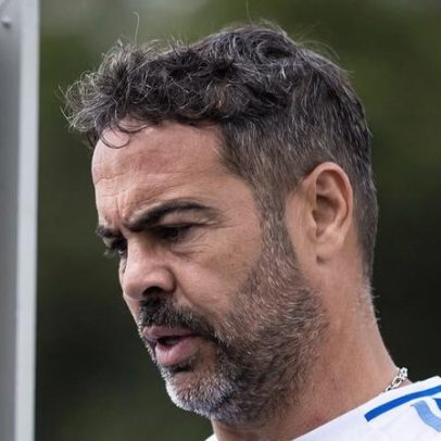 Artur Jorge escala Cruzeiro para estreia contra o Vitória