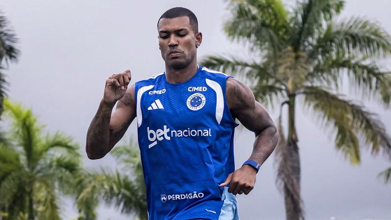 Cruzeiro corta Walace por indisciplina e ele não desembarca no Equador
