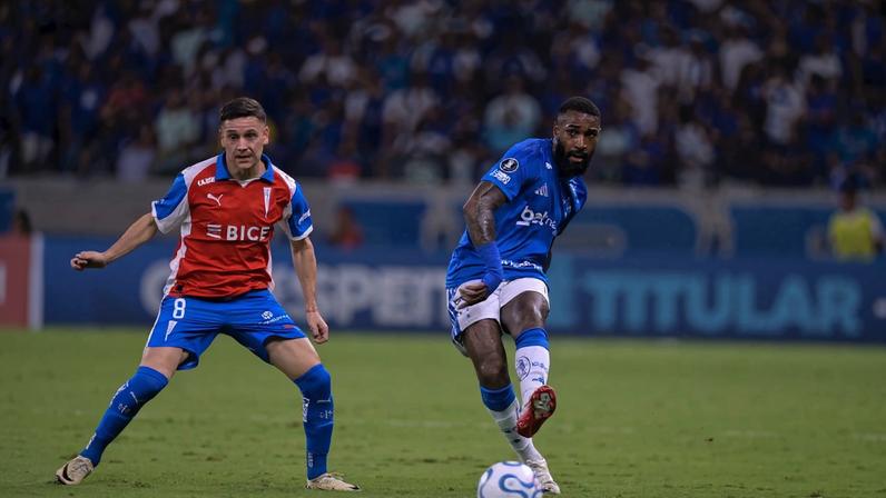 Meia Gerson em Cruzeiro x Universidad Católica, pela Libertadores 2026