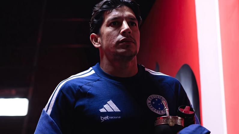 Lucas Romero está fora do time