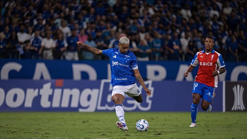 Matheus Pereira, meia do Cruzeiro, contra a Universidad Católica (CHI), pela Libertadores 2026