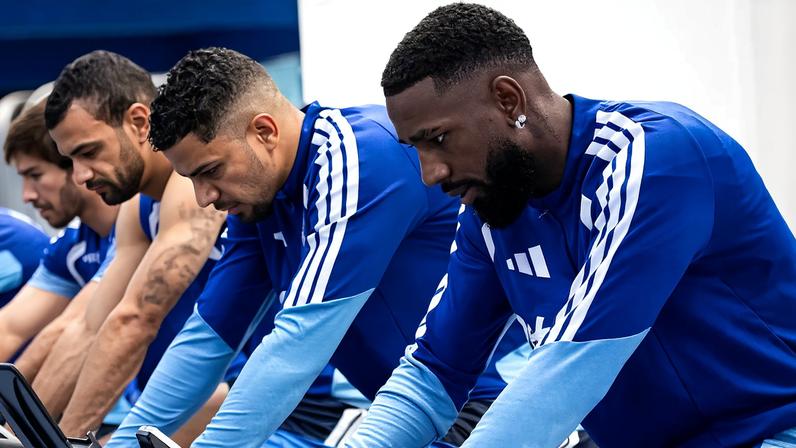 Gerson e Fabrício Bruno estão entre os atletas celestes sob risco de suspensão (foto: Gustavo Aleixo/Cruzeiro)