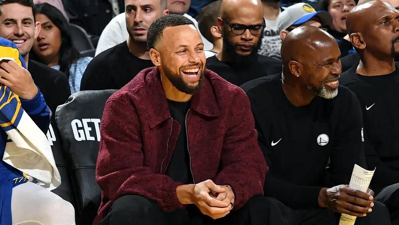 Warriors atualizam condição de Stephen Curry e indicam retorno próximo