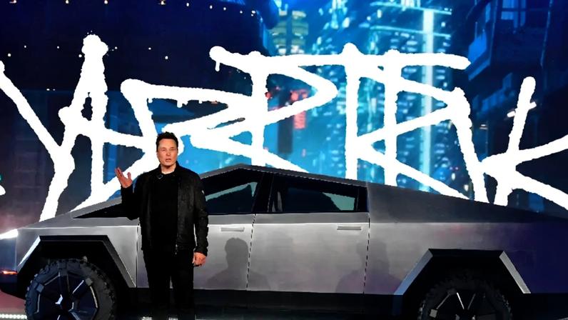 Elon Musk durante lançamento do Tesla Cybertruck, no fim de 2019 (Frederic J. Brown/AFP)