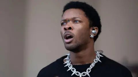 Cantor D4VD é preso em conexão com a morte de adolescente