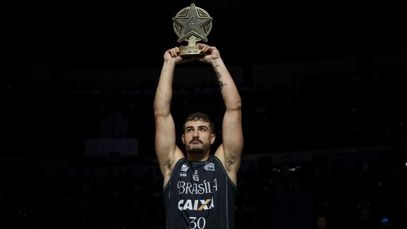 Brasília recebe Bauru em duelo de destaques do NBB com transmissão pelo UOL